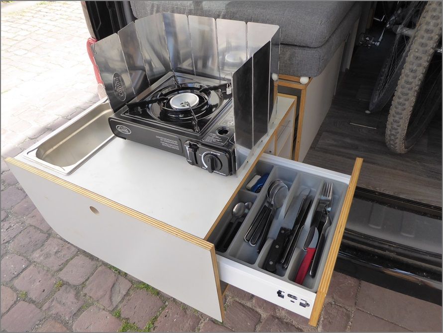 Nissan NV200 kitchen