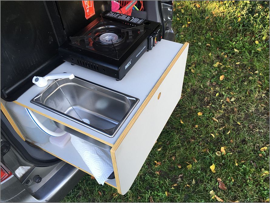 Nissan NV200 kitchen